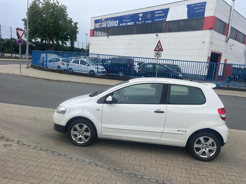 VW Fox 52.000 km 3.899 € Düsseldorf 40599