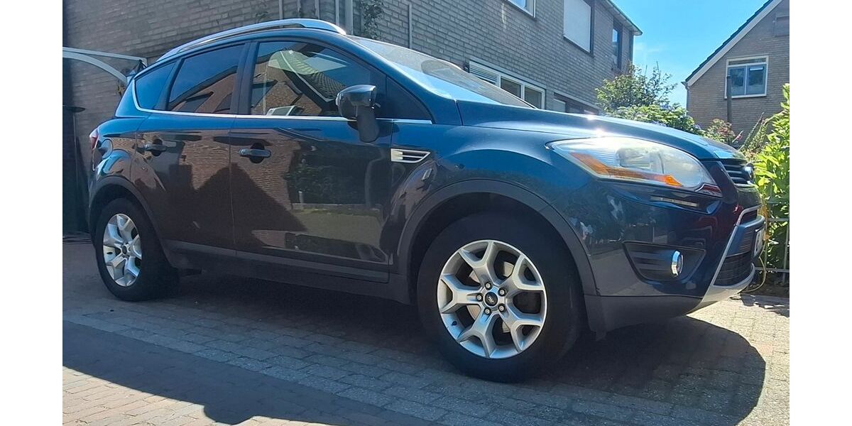 Ford Kuga 202.800 km 5.250 &euro; Neuss 41462
