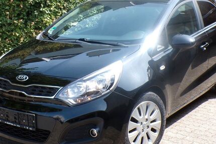 Kia Rio 163.000 km 3.840 &euro; Düsseldorf 40468