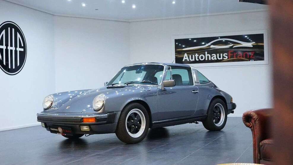 911