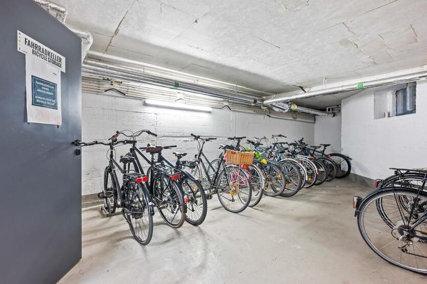 Möbliertes WG-Zimmer in zentraler Lage für Studenten und Azubis *Frauen-WG* zimmer