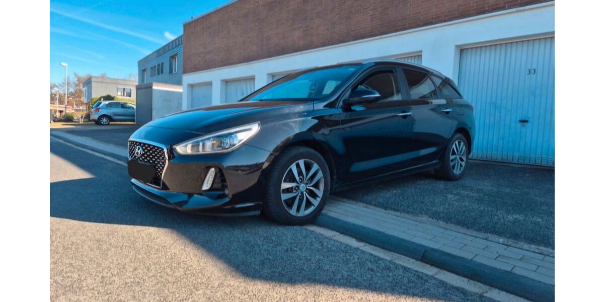 Hyundai i30 123.000 km 9.600 &euro; Remscheid 42853