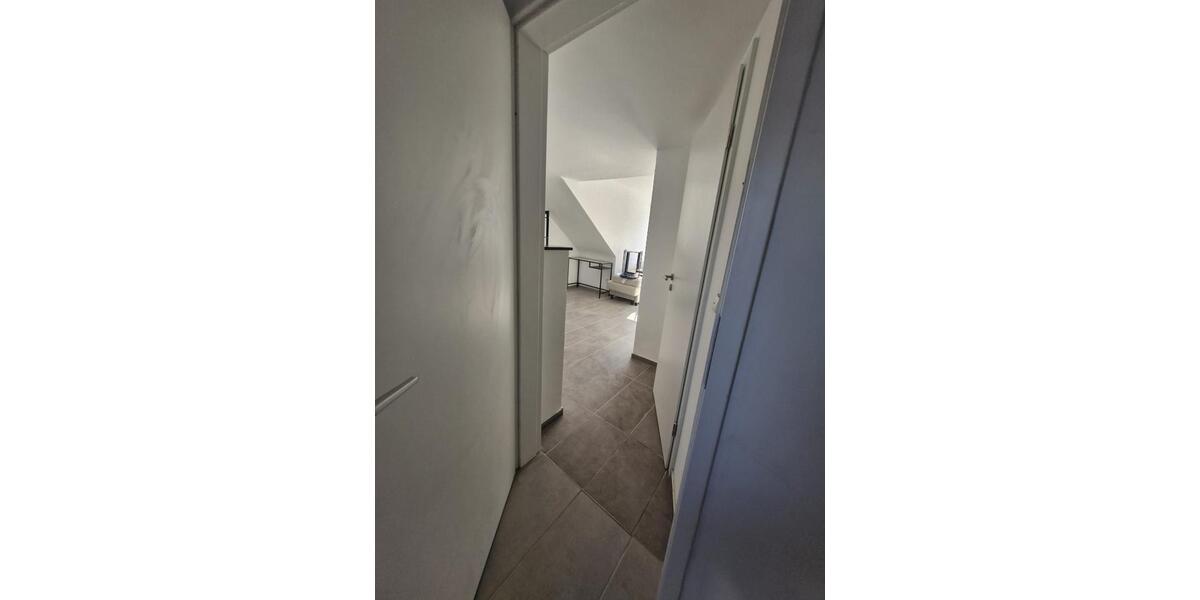 Dachgeschoßwohnung Köln Mülheim - 2 Zimmer, 27 m&sup2;, 650&euro; | Angebot:25925620