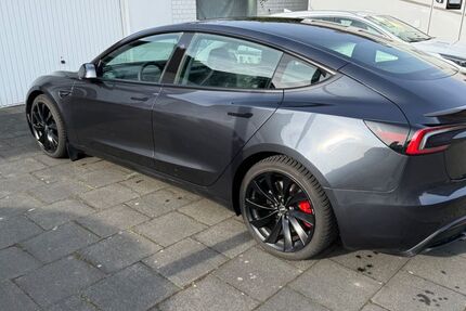 Tesla Model 3 32.700 km 45.000 &euro; Köln 51061