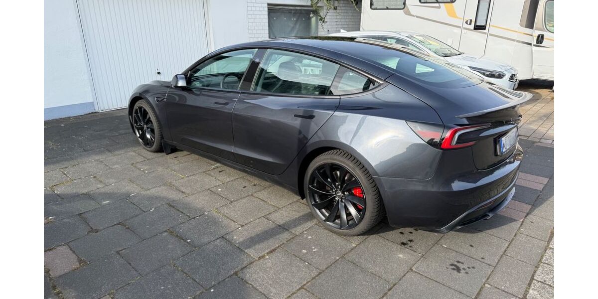 Tesla Model 3 32.700 km 45.000 &euro; Köln 51061