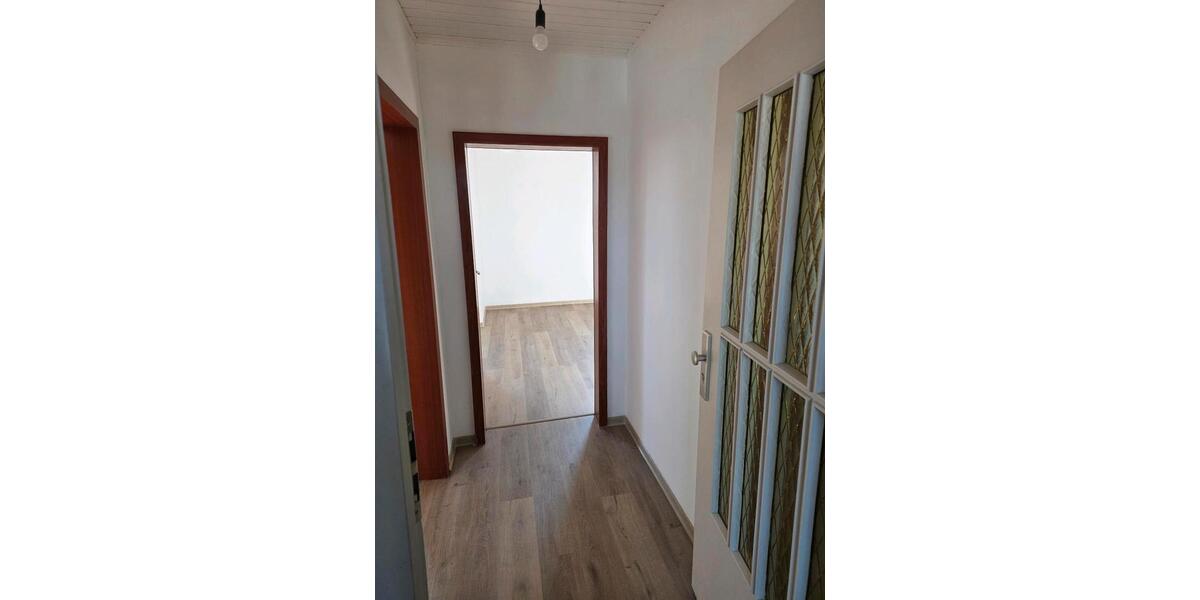 Etagenwohnung Solingen Mitte - 3 Zimmer, 70 m&sup2;, 680&euro; | Angebot:25933003