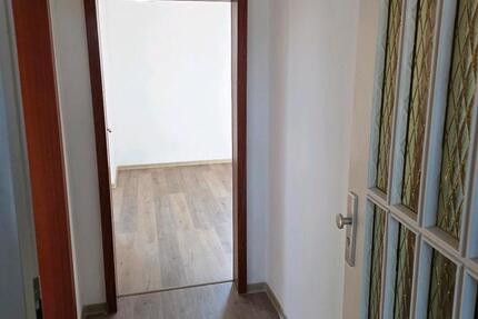 Wohnung Solingen Mitte - 3 Zimmer, 70 m&sup2;, 680&euro; | Angebot:25933003