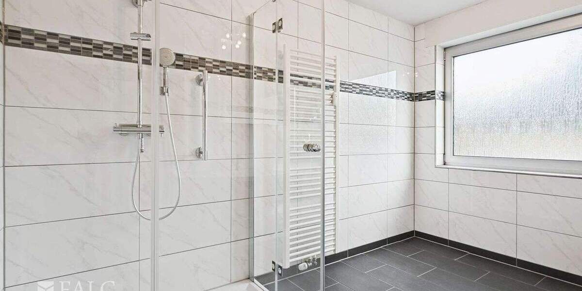 Etagenwohnung Köln Merheim - 5 Zimmer, 146 m&sup2;, 449.000&euro; | Angebot:25696527