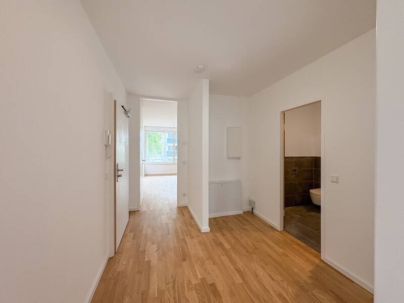 Modernes Wohnen neu definiert: Hochwertige, kernsanierte Wohnung im Erstbezug