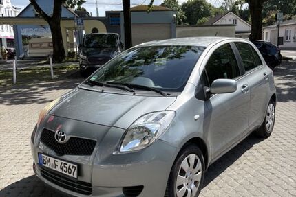 Toyota Yaris 88.600 km 5.500 &euro; Solingen 42698