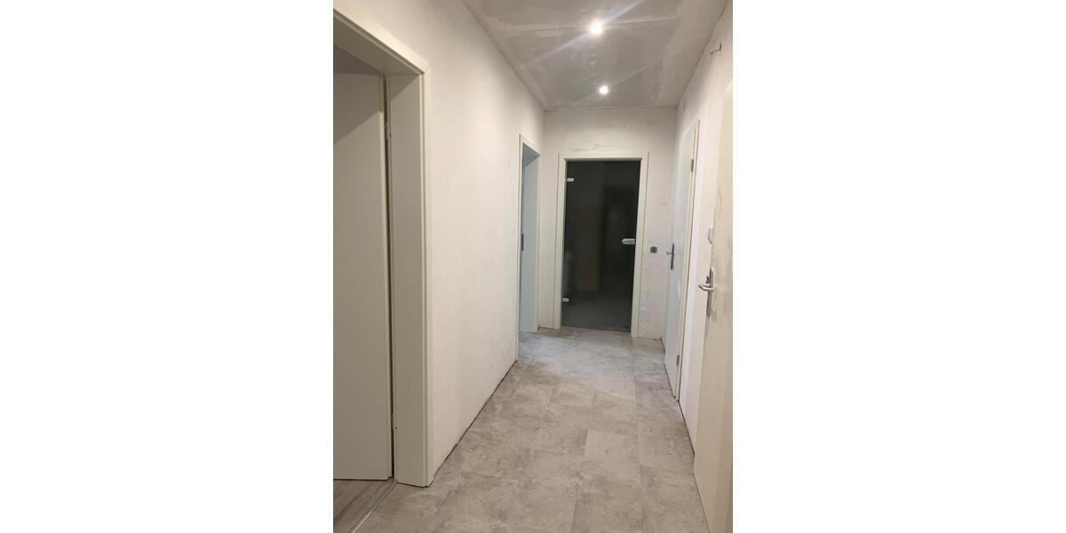 Etagenwohnung Solingen Mitte - 5 Zimmer, 113 m&sup2;, 1.100&euro; | Angebot:25815763