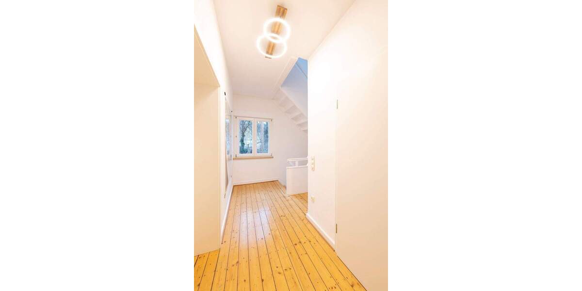 Einfamilienhaus Düsseldorf Gerresheim - 6 Zimmer, 195 m&sup2;, 4.640&euro; | Angebot:24610026