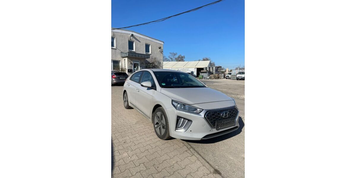 Hyundai IONIQ 120.000 km 12.850 &euro; Köln 50825