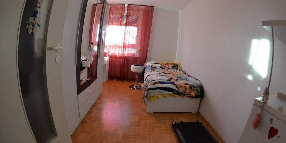 Etagenwohnung Köln Neubrück - 4 Zimmer, 93 m&sup2;, 229.000&euro; | Angebot:24206252