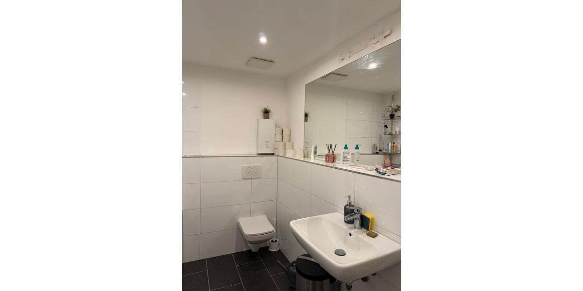 Etagenwohnung Neuss - 4 Zimmer, 93 m&sup2;, 1.719&euro; | Angebot:25990077