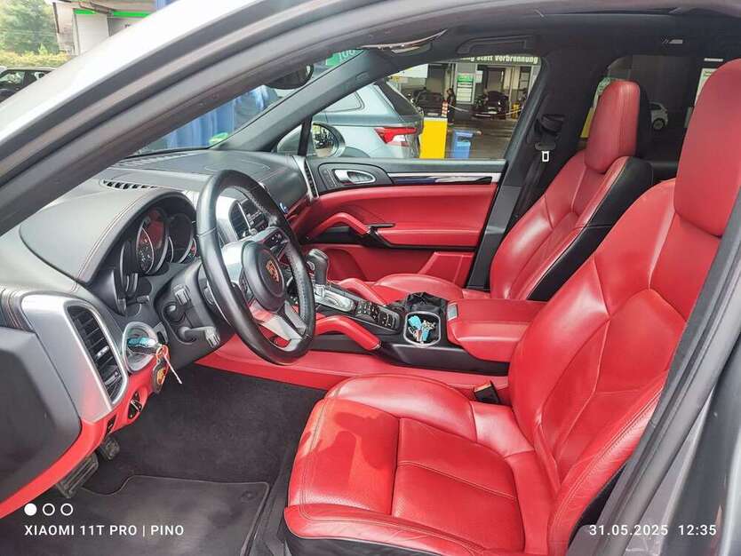 Porsche Cayenne 220.000 km 25.500 € Düsseldorf 40547