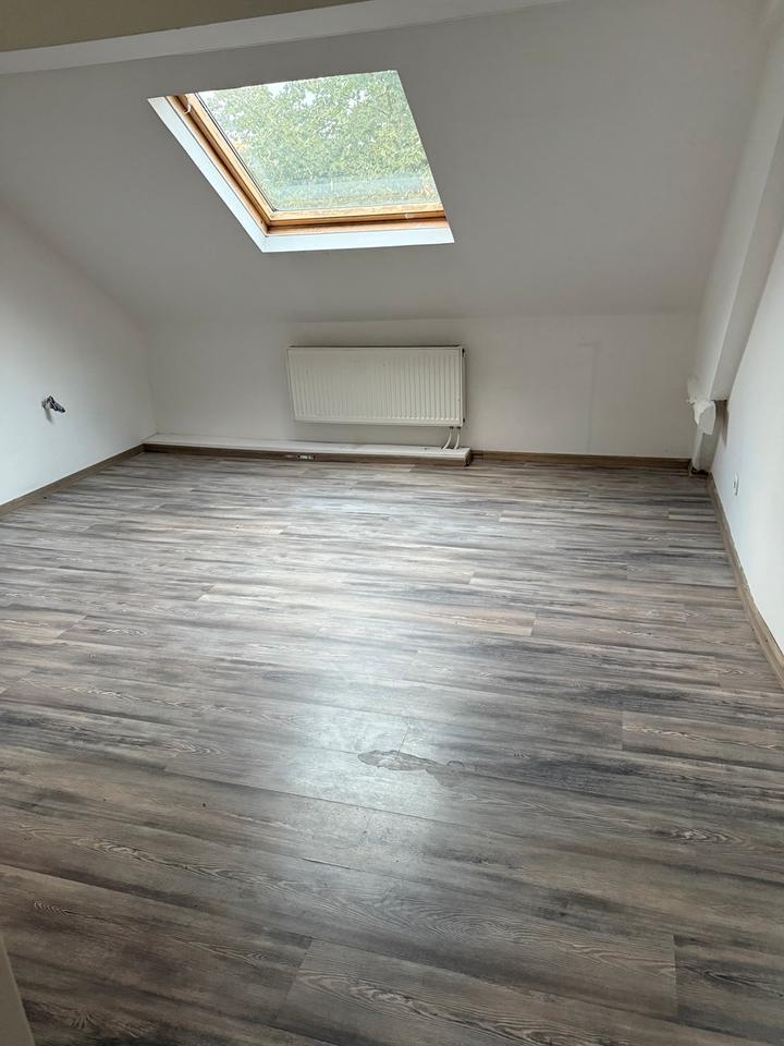 EINFAMILENHAUS IN GREVENBROICH ZU VERMIETEN