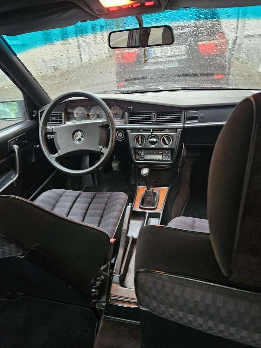 Mercedes-Benz 190 470.000 km 3.399 € Köln 51103