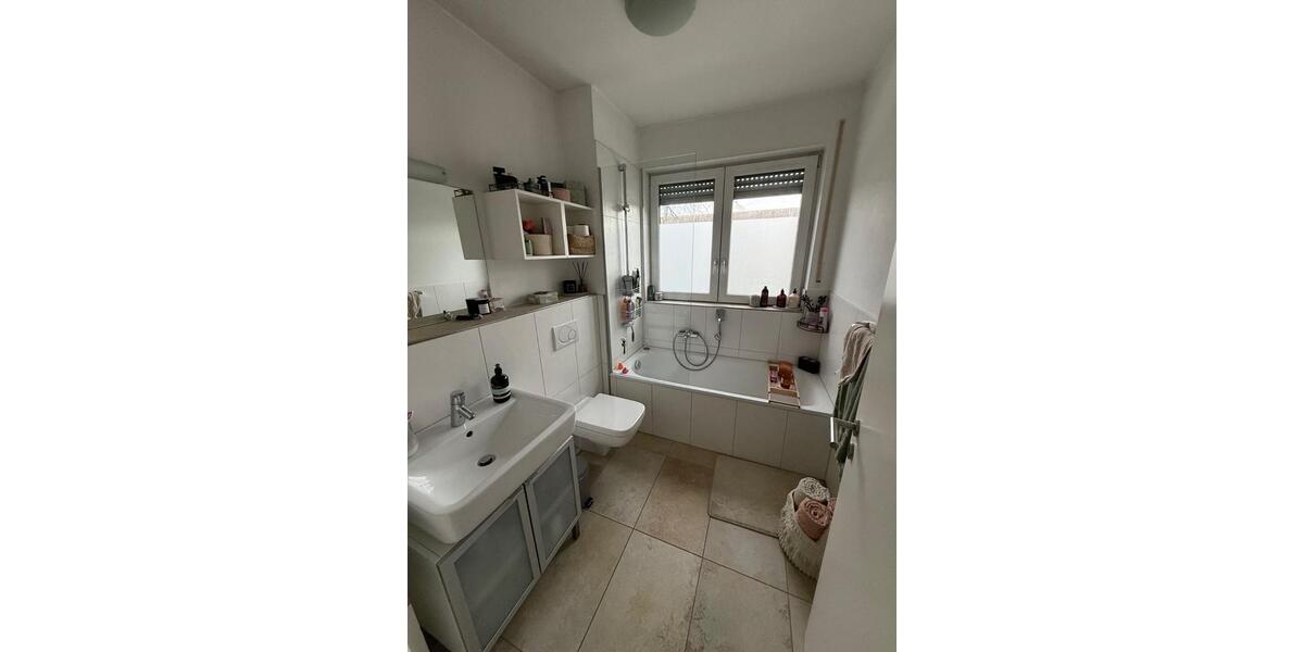 Etagenwohnung Neuss Reuschenberg - 2 Zimmer, 59 m&sup2;, 885&euro; | Angebot:24808586