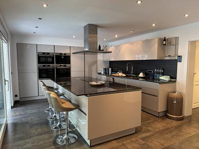 LUXURIÖSES TRAUMHAUS MIT POOL 7 zimmer