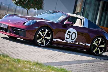 Porsche 911 2.933 km 241.000 € Köln 50858