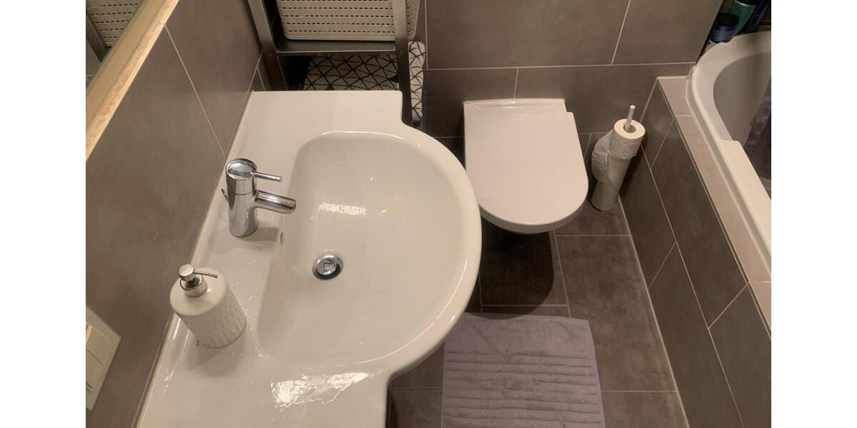 Etagenwohnung Wuppertal Arrenberg - 2 Zimmer, 81 m&sup2;, 230.000&euro; | Angebot:24727951