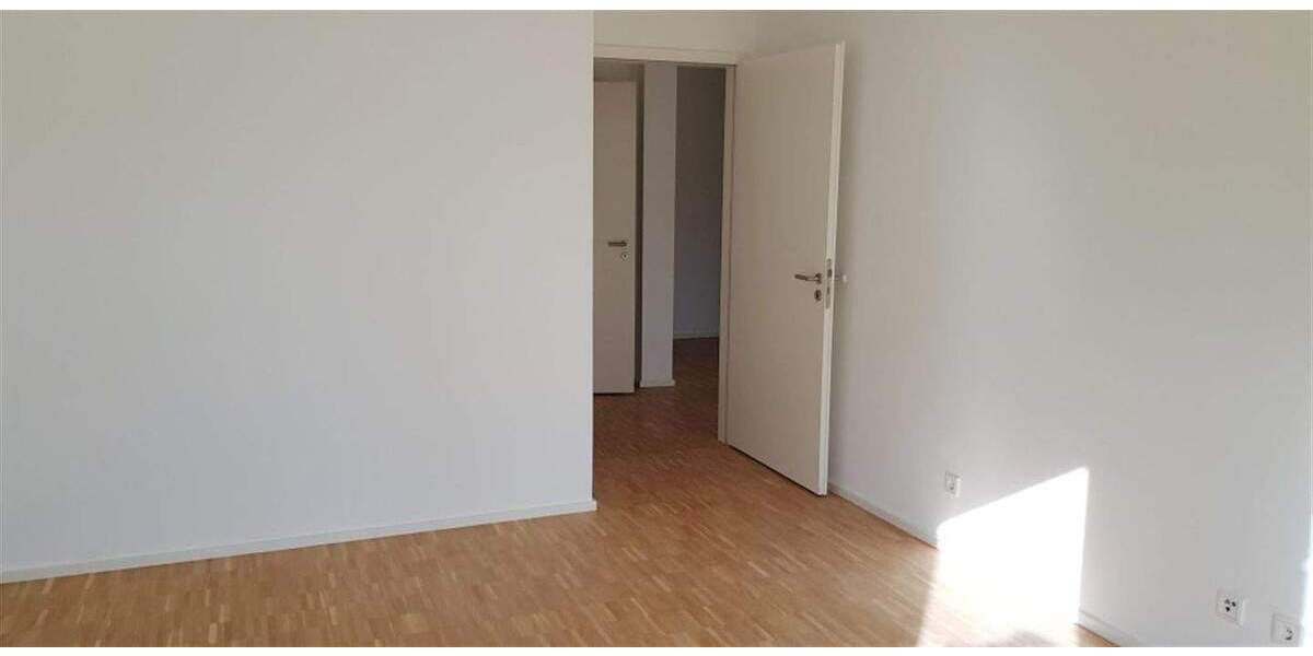 2 Zimmer Erdgeschosswohnung mit großzügigem Wohnambiente, EBK und Terrasse - Duschbad barrierefrei 2 zimmer