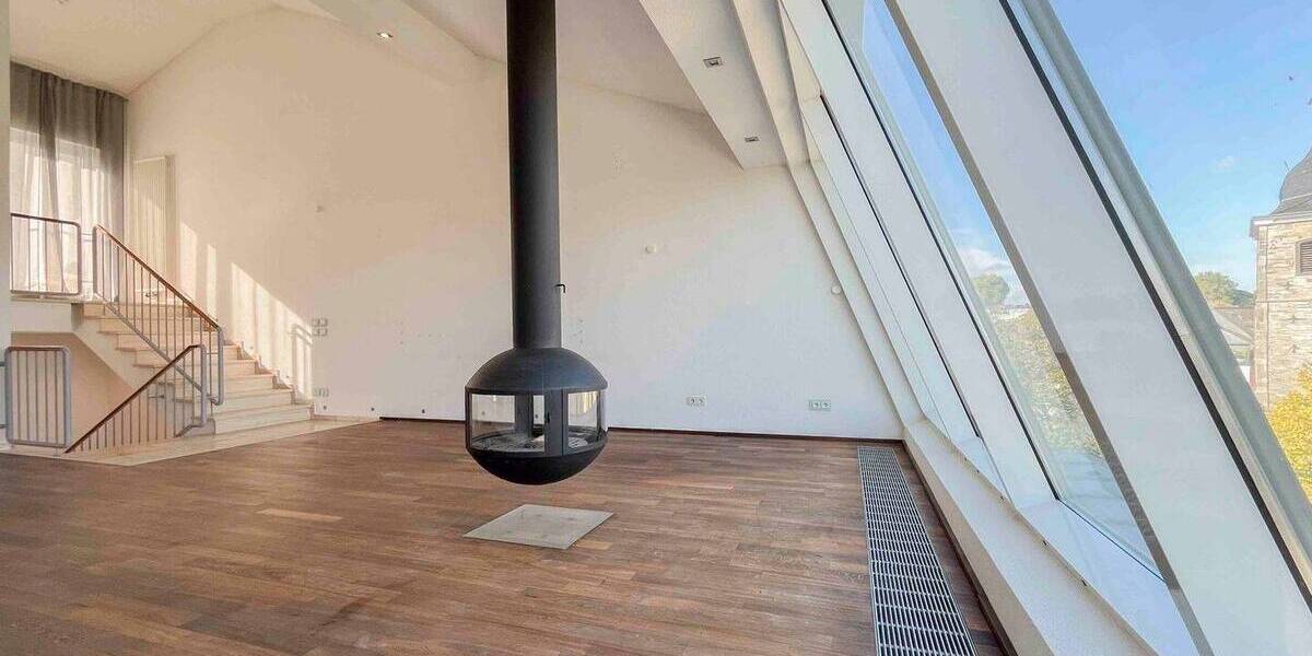 Leben in der Innenstadt: Gepflegtes Reihenmittelhaus samt Dachterrasse und TG-Stellplatz 5 zimmer