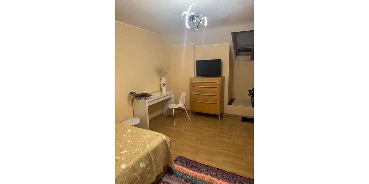 Dachgeschoßwohnung Neuss Augustinusviertel - 1 Zimmer, 50 m&sup2;, 750&euro; | Angebot:24836698