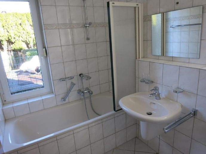 GROSSZÜGIGE Terrassenwohnung IN RUHIGER LAGE VON HILDEN