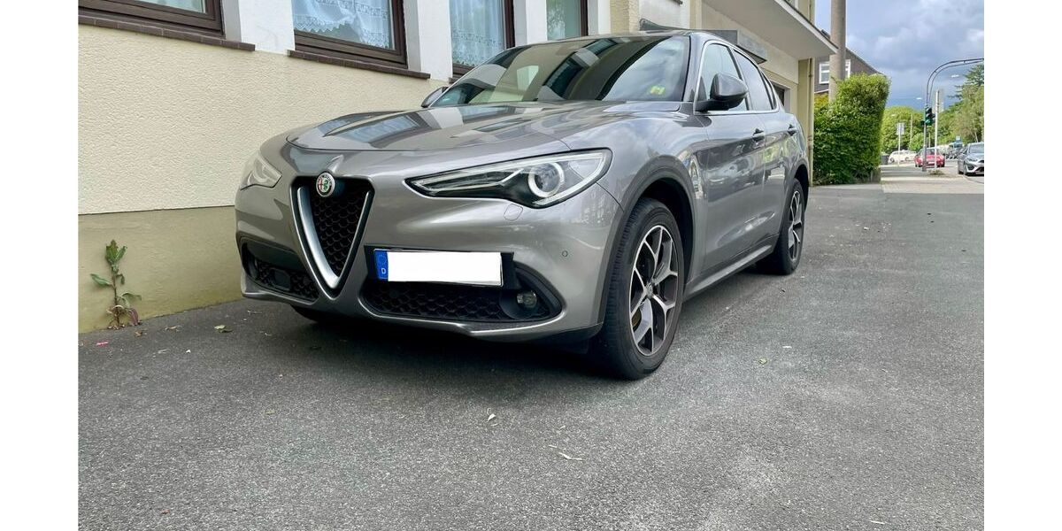 Alfa Romeo Stelvio 97.000 km 21.700 &euro; Wuppertal 42287