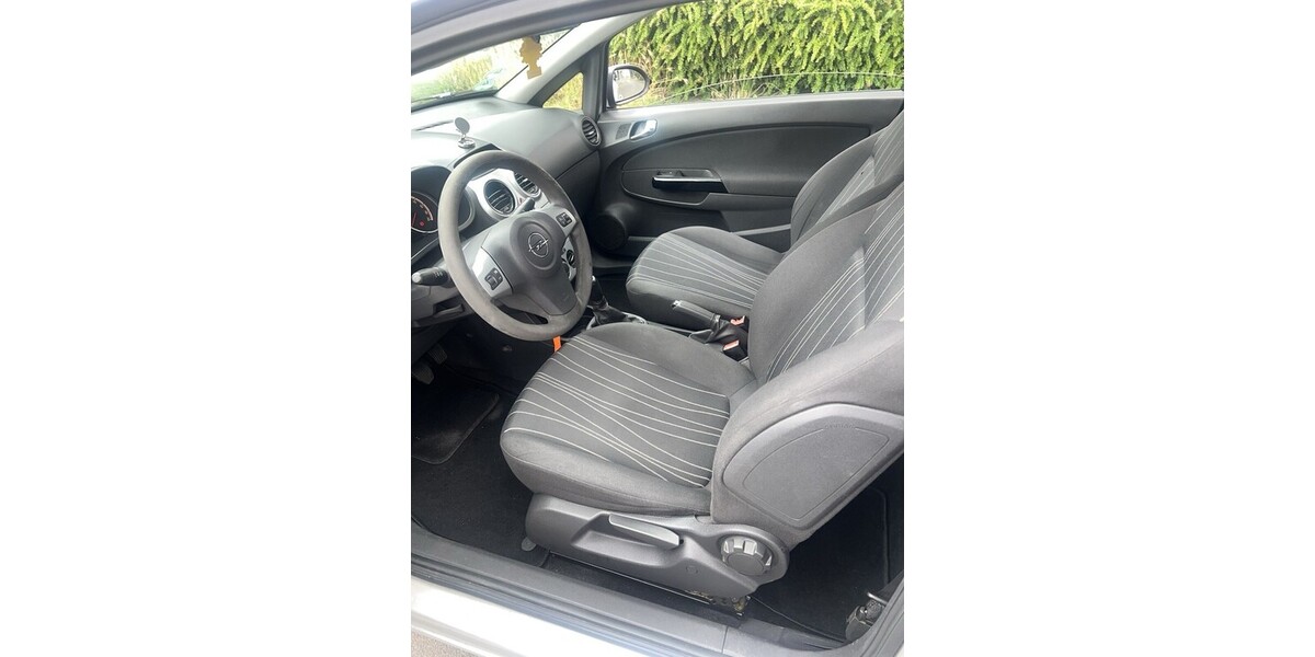 Opel Corsa D 179.000 km 2.500 € Solingen 42651