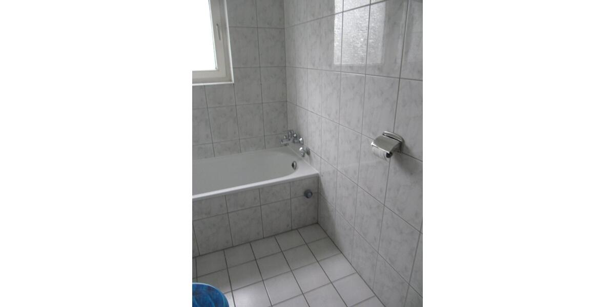 Etagenwohnung Velbert Pöthen - 3 Zimmer, 74 m&sup2;, 548&euro; | Angebot:24774272