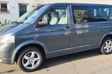 VW T5 Transporter 275.000 km 11.500 &euro; Düsseldorf 40474