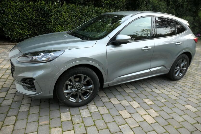 Ford Kuga 29.000 km 22.400 € Leverkusen 51379