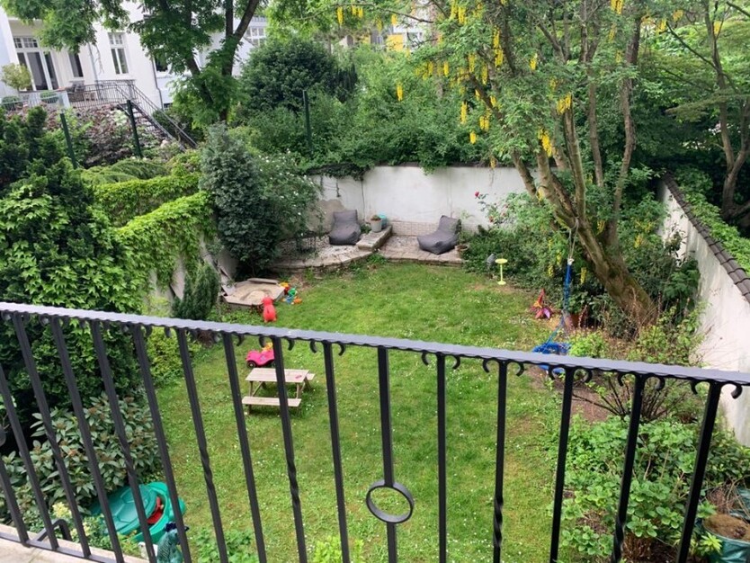 Rarität mit gr. Garten in D.-Oberkassel ! Renovierte 2-3 Z.-Wohnung in bester Lage v. D.-Oberkassel mit Garten - Einbauküche - Keller