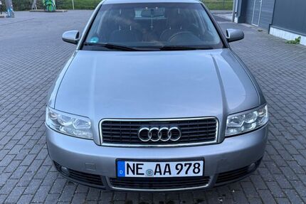 Audi A4 218.000 km 800 &euro; Neuss 41472