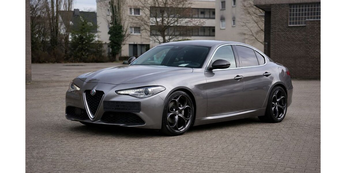 Alfa Romeo Giulia 29.811 km 26.900 &euro; Düsseldorf 40597