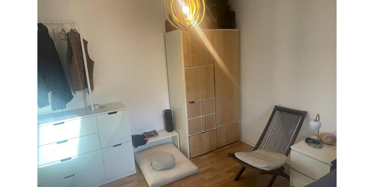 Dachgeschoßwohnung Düsseldorf Stadtbezirk 2 - 3 Zimmer, 58 m&sup2;, 1.200&euro; | Angebot:24308951