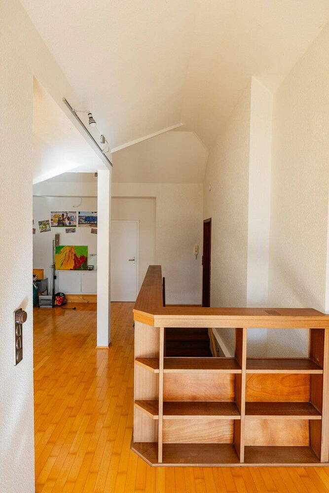 Stadtnah im Grünen - großes Haus mit Garten, Galerie und Doppelgarage