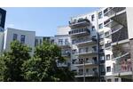 Geräumige 3 Zimmer Wohnung mit EBK, Parkett, 2 Bädern und 2 Balkonen