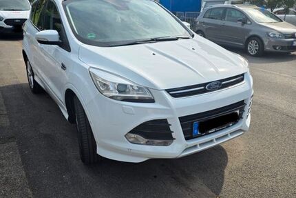 Ford Kuga 119.158 km 10.500 € Köln 51109
