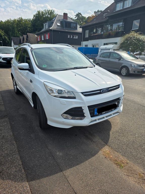 Ford Kuga 119.158 km 10.500 € Köln 51109