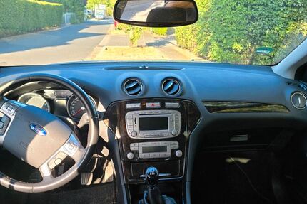 Ford Mondeo 152.800 km 4.000 &euro; Neuss 41470