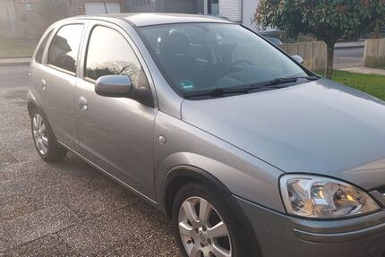 Opel Corsa 198.000 km 1.790 &euro; Düsseldorf 40629