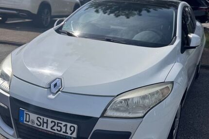 Renault Megane 91.550 km 5.900 &euro; Düsseldorf 40211