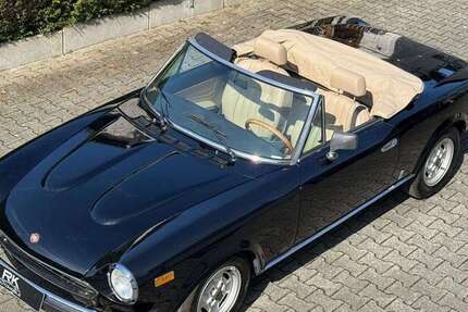 Fiat 124 Spider 87.586 km 15.000 &euro; Solingen 42651