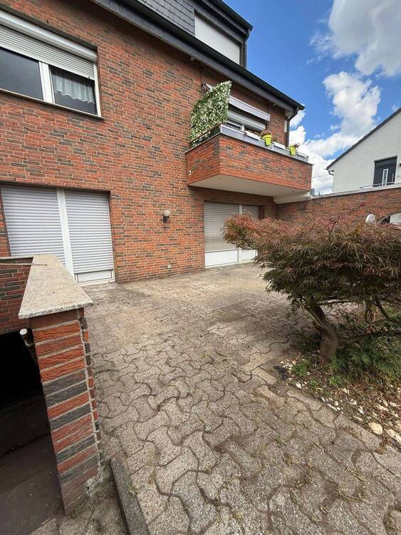 Charmantes Dreifamilienhaus in bester Lage von Baumberg. 9 zimmer