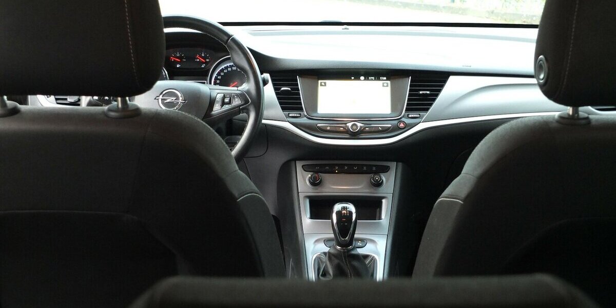 Opel Astra WM26: SPORTS TOURER NAVI 1.HD BLUETOOTH ALLW 125.000 km 8.998 &euro; Köln 50858