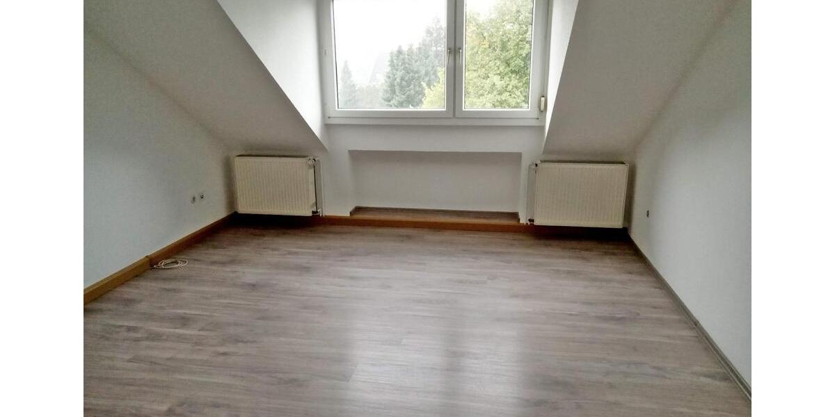 Dachgeschoßwohnung Leverkusen Bürrig - 3 Zimmer, 82 m&sup2;, 750&euro; | Angebot:26485668